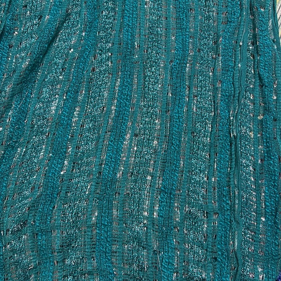 Lot of 4 sparkly scarves - Picture 3 of 6